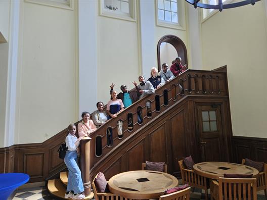 Exkursion Textiltechnikum Montforts Quartier in Mönchegladbach_Erasmusgruppe mit Leitung