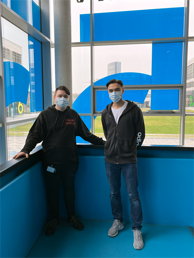 Der Fachbereich Maschinenbau & Verfahrenstechnik begrüßt sehr herzlich die beiden neuen Auszubildenden Kamran Chaudhry und Jan-Niklas Utecht.