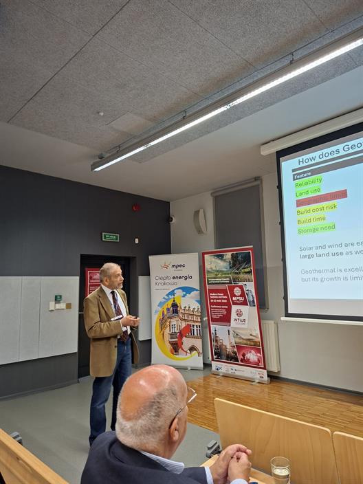 During_Keynote_Lecture_1
